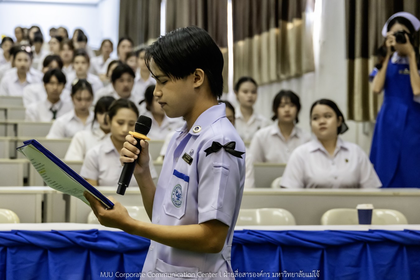 พยาบาลแม่โจ้ รุ่นที่ 3  รับหมวก เข็มเลื่อนชั้นปี และตะเกียงไนติงเกล เตรียมพร้อมออกฝึกปฏิบัติการจริงในสถานพยาบาล