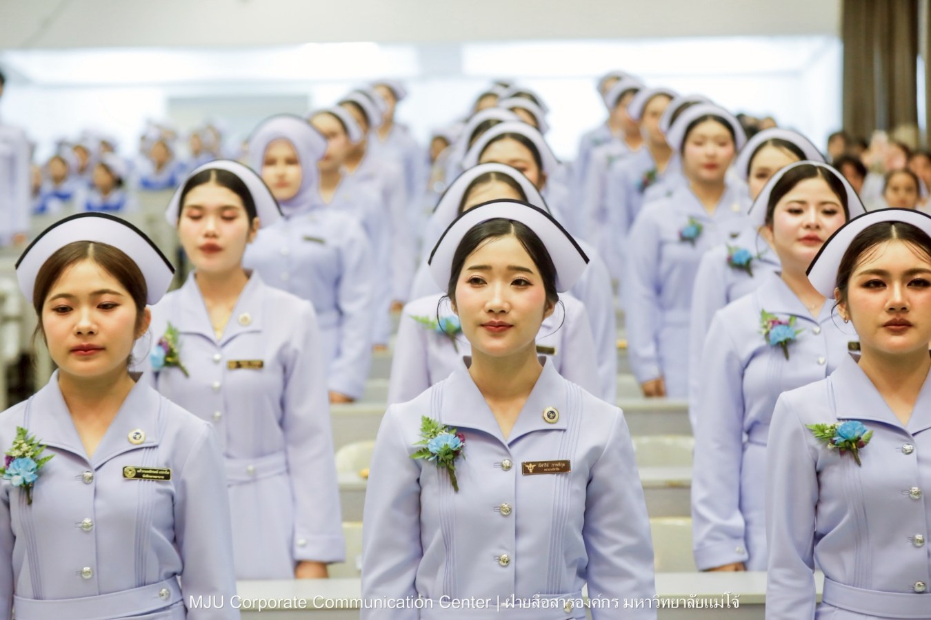 พยาบาลแม่โจ้ รุ่น 1 ประดับแถบหมวก-รับเข็มวิทยฐานะ พร้อมก้าวสู่พยาบาลวิชาชีพอย่างเป็นทางการ