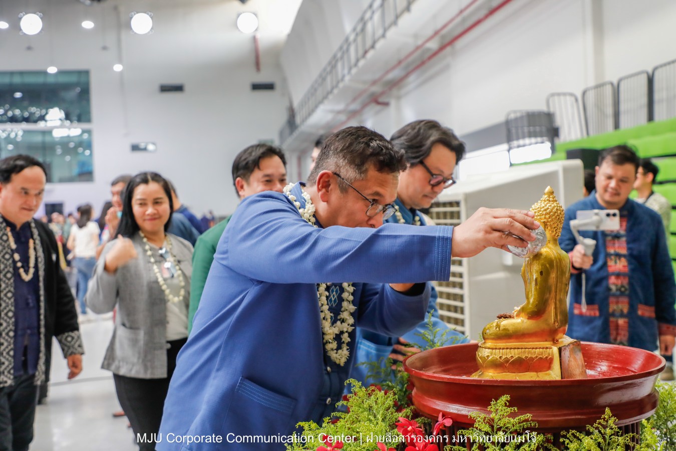 ชาวแม่โจ้ ร่วมพิธีดำหัวผู้อาวุโสและอธิการบดี ประจำปี 2569  สืบสานป๋าเวณี ปี๋ใหม่เมือง