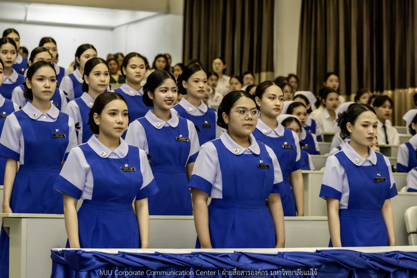 พยาบาลแม่โจ้ รุ่นที่ 3  รับหมวก เข็มเลื่อนชั้นปี และตะเกียงไนติงเกล เตรียมพร้อมออกฝึกปฏิบัติการจริงในสถานพยาบาล