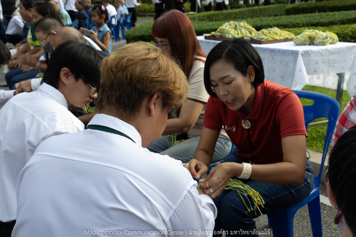 ม.แม่โจ้ เจิมหน้า-ผูกข้อมือ รับขวัญน้องใหม่ลูกแม่โจ้รุ่น 91