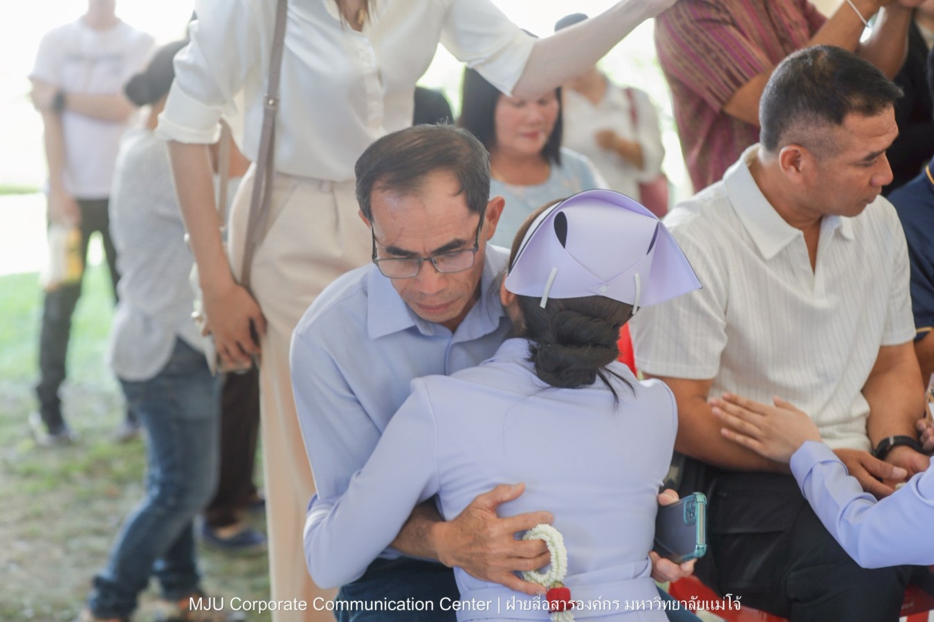 พยาบาลแม่โจ้ รุ่น 1 ประดับแถบหมวก-รับเข็มวิทยฐานะ พร้อมก้าวสู่พยาบาลวิชาชีพอย่างเป็นทางการ