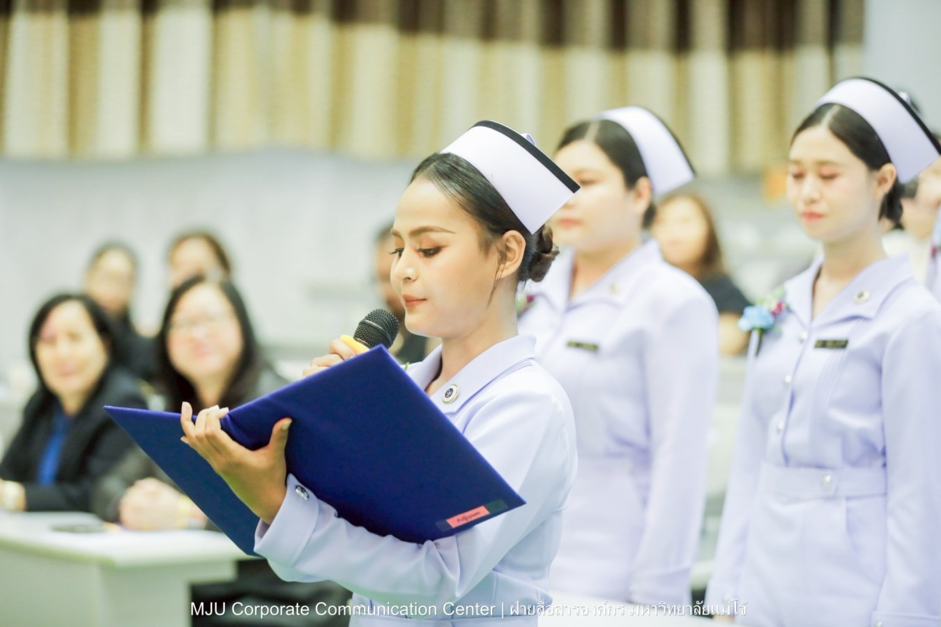 พยาบาลแม่โจ้ รุ่น 1 ประดับแถบหมวก-รับเข็มวิทยฐานะ พร้อมก้าวสู่พยาบาลวิชาชีพอย่างเป็นทางการ