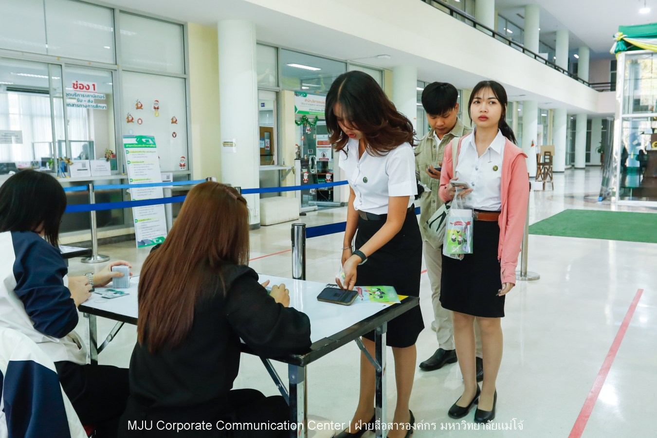 Congratulations    บรรยากาศ      บัณฑิตแม่โจ้ รายงานตัวเตรียมเข้าพิธีพระราชทานปริญญาบัตร ครั้งที่ 48