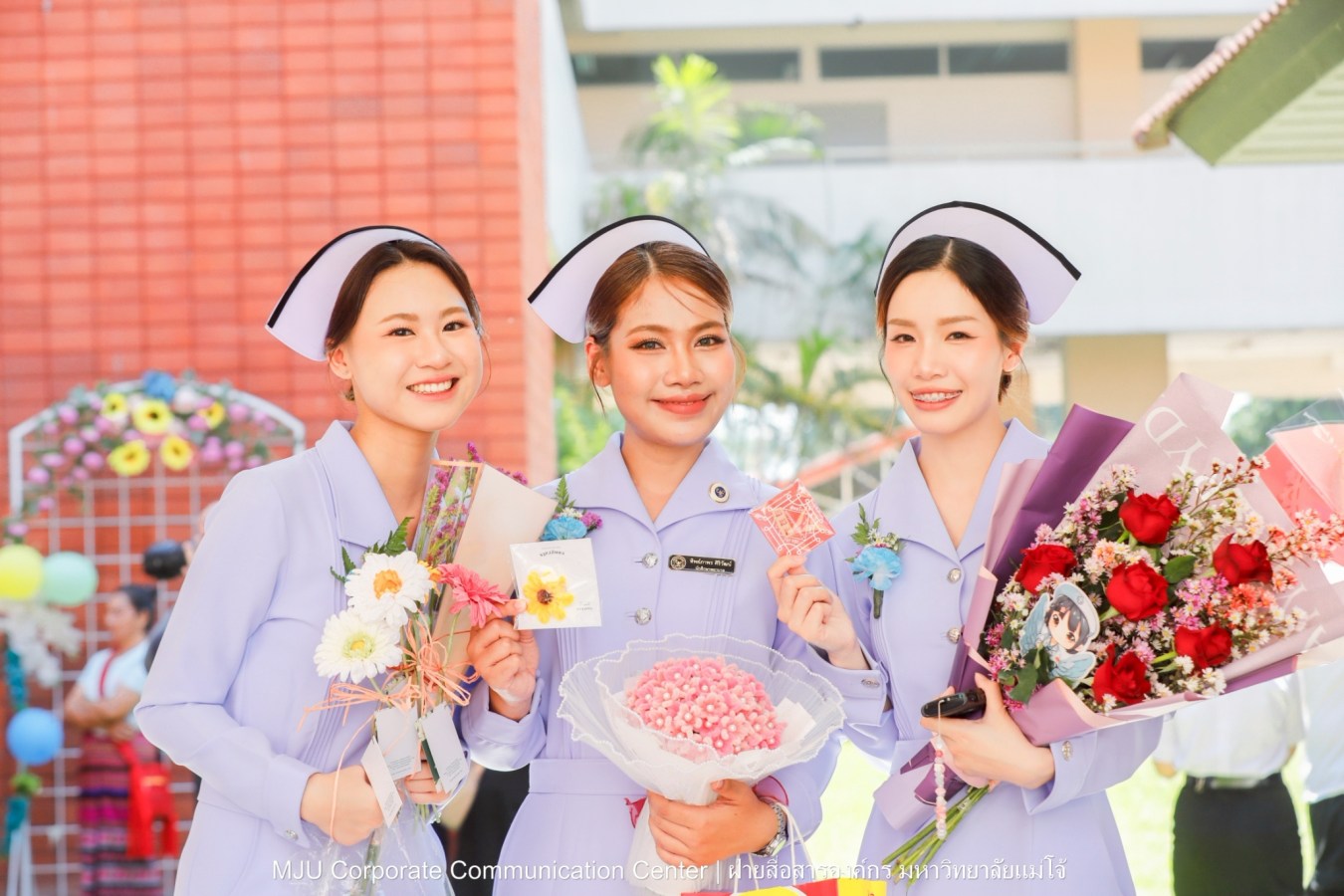 พยาบาลแม่โจ้ รุ่น 1 ประดับแถบหมวก-รับเข็มวิทยฐานะ พร้อมก้าวสู่พยาบาลวิชาชีพอย่างเป็นทางการ