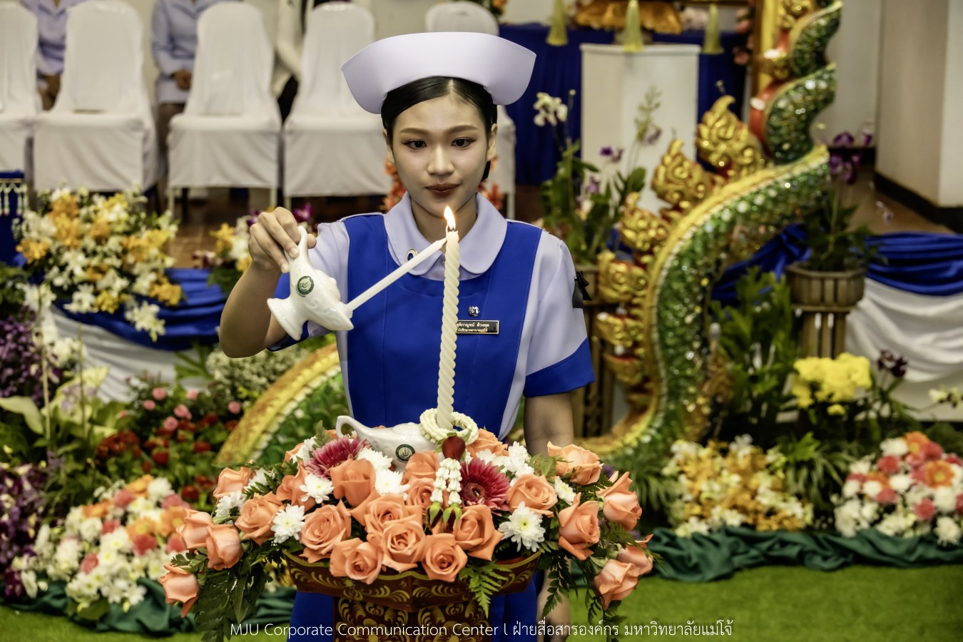 พยาบาลแม่โจ้ รุ่นที่ 3  รับหมวก เข็มเลื่อนชั้นปี และตะเกียงไนติงเกล เตรียมพร้อมออกฝึกปฏิบัติการจริงในสถานพยาบาล