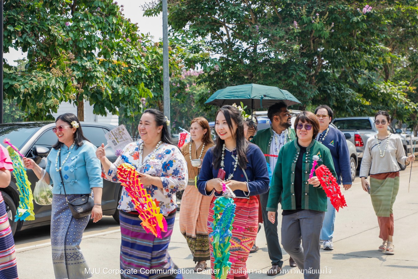ชาวแม่โจ้ ร่วมพิธีดำหัวผู้อาวุโสและอธิการบดี ประจำปี 2569  สืบสานป๋าเวณี ปี๋ใหม่เมือง