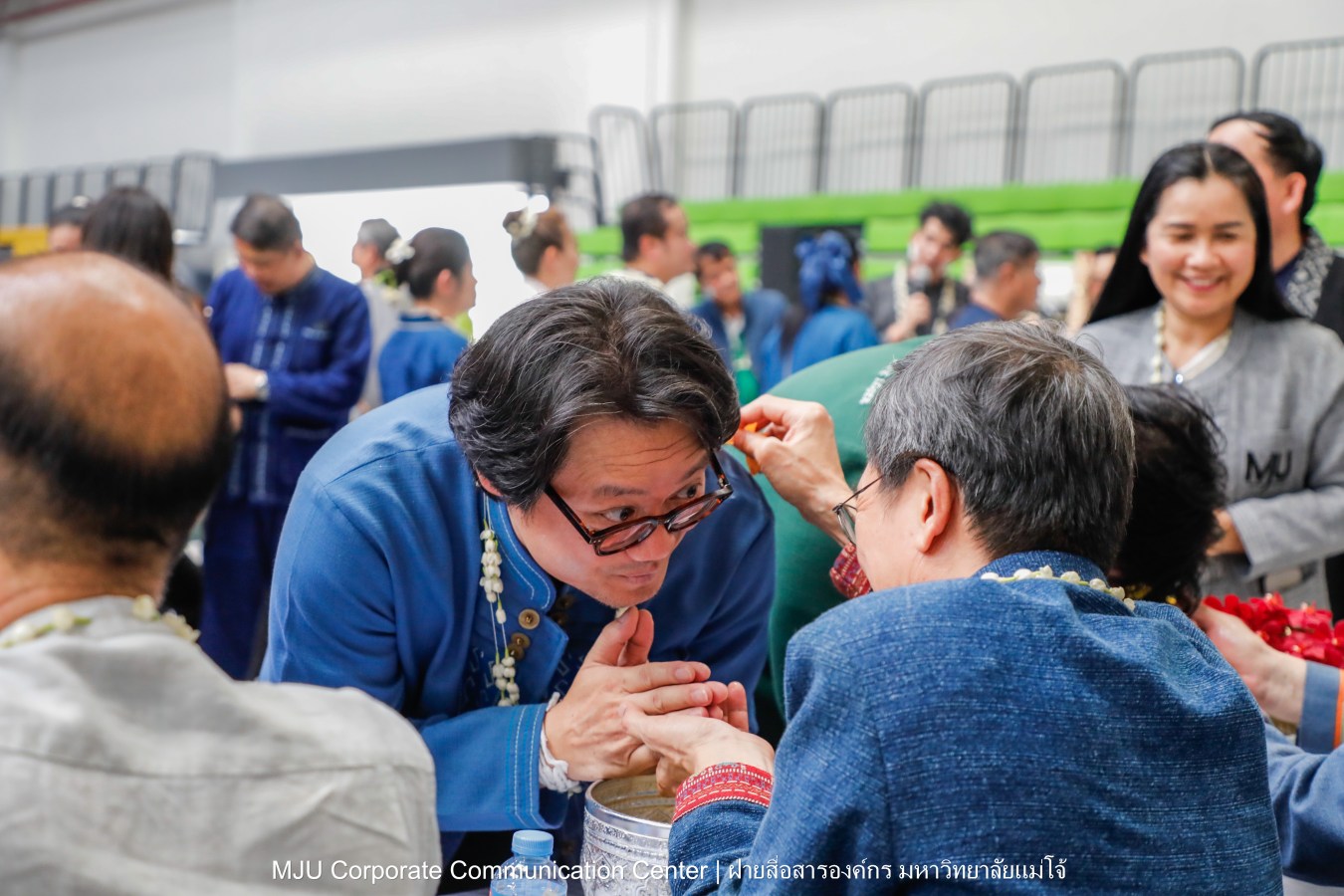 ชาวแม่โจ้ ร่วมพิธีดำหัวผู้อาวุโสและอธิการบดี ประจำปี 2569  สืบสานป๋าเวณี ปี๋ใหม่เมือง