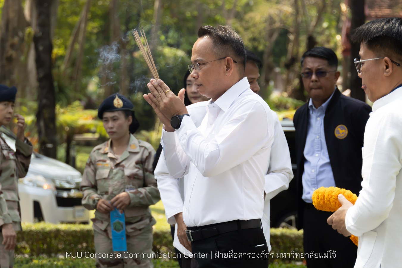 รองปลัดกระทรวงมหาดไทย สักการะสิ่งศักดิ์ ม.แม่โจ้