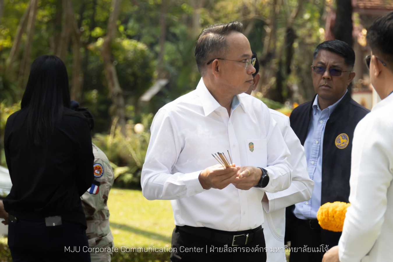 รองปลัดกระทรวงมหาดไทย สักการะสิ่งศักดิ์ ม.แม่โจ้