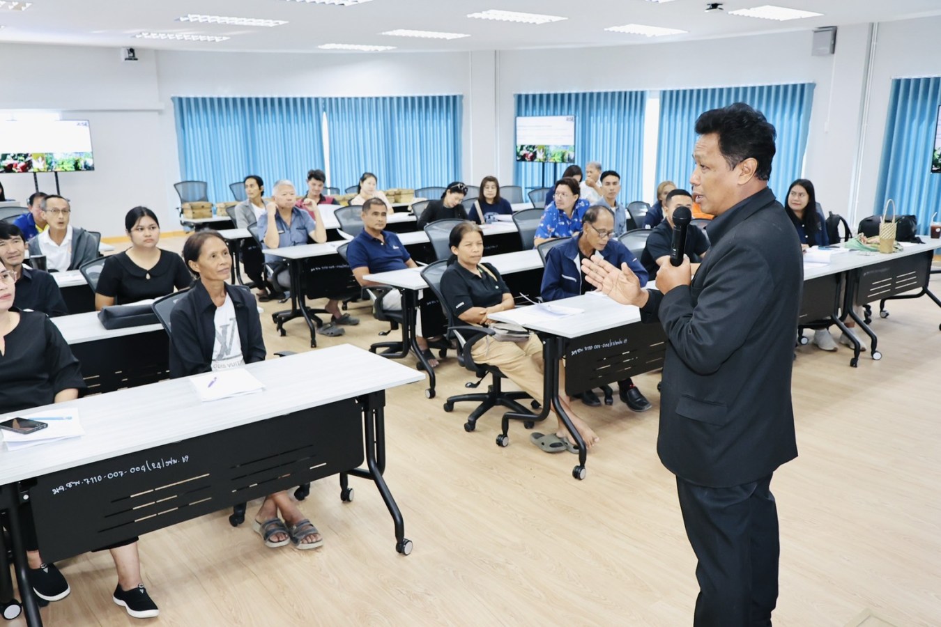 ม.แม่โจ้-ชุมพร ร่วมกับ มก. และสำนักงานปศุสัตว์จังหวัดชุมพร จัดอบรม GAP ฟาร์มผึ้งชันโรง  ยกระดับมาตรฐานการเลี้ยงสู่การพัฒนาเศรษฐกิจชุมชนอย่างยั่งยืน