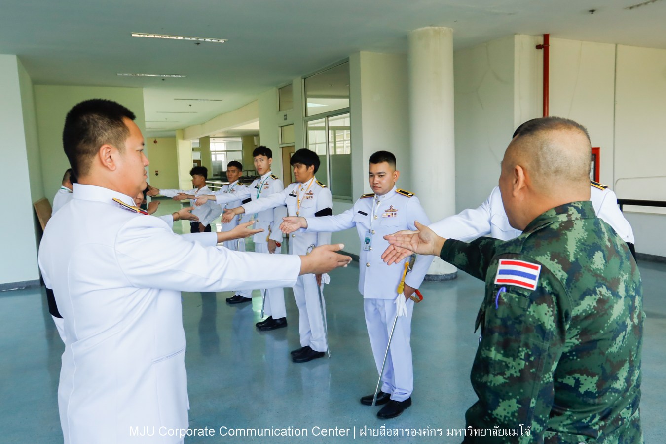 Congratulations    บรรยากาศ      บัณฑิตแม่โจ้ รายงานตัวเตรียมเข้าพิธีพระราชทานปริญญาบัตร ครั้งที่ 48