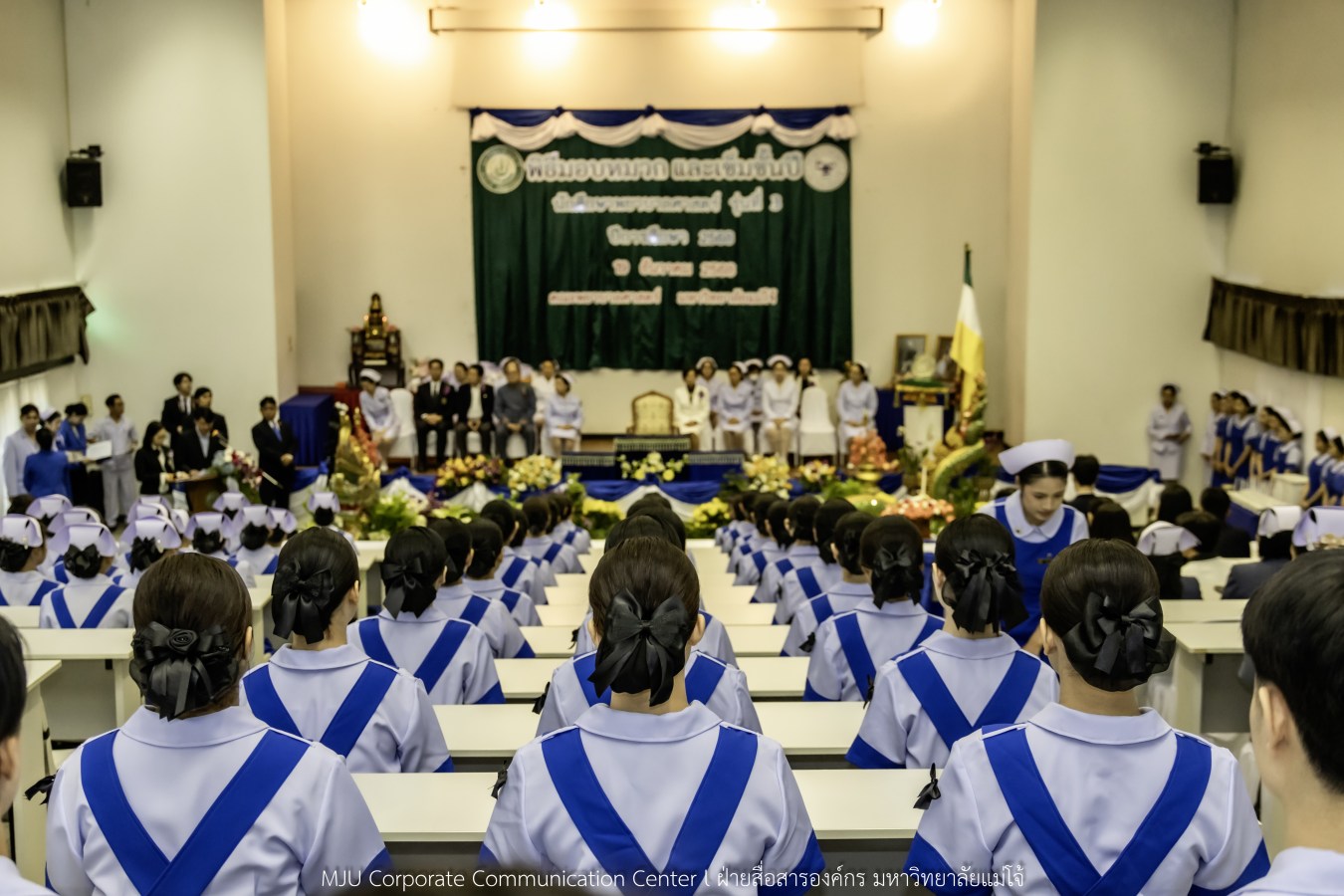 พยาบาลแม่โจ้ รุ่นที่ 3  รับหมวก เข็มเลื่อนชั้นปี และตะเกียงไนติงเกล เตรียมพร้อมออกฝึกปฏิบัติการจริงในสถานพยาบาล