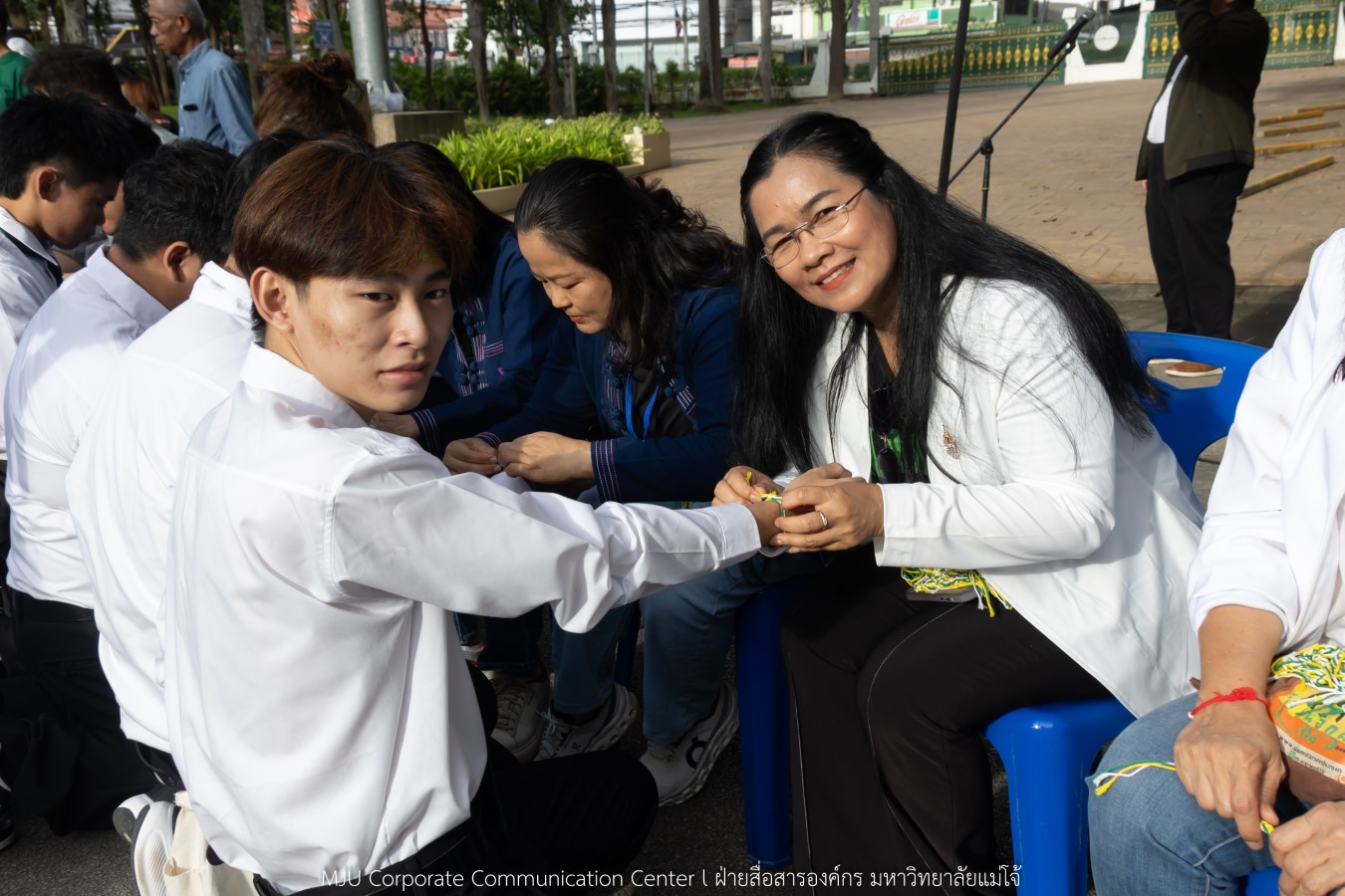 ม.แม่โจ้ เจิมหน้า-ผูกข้อมือ รับขวัญน้องใหม่ลูกแม่โจ้รุ่น 91