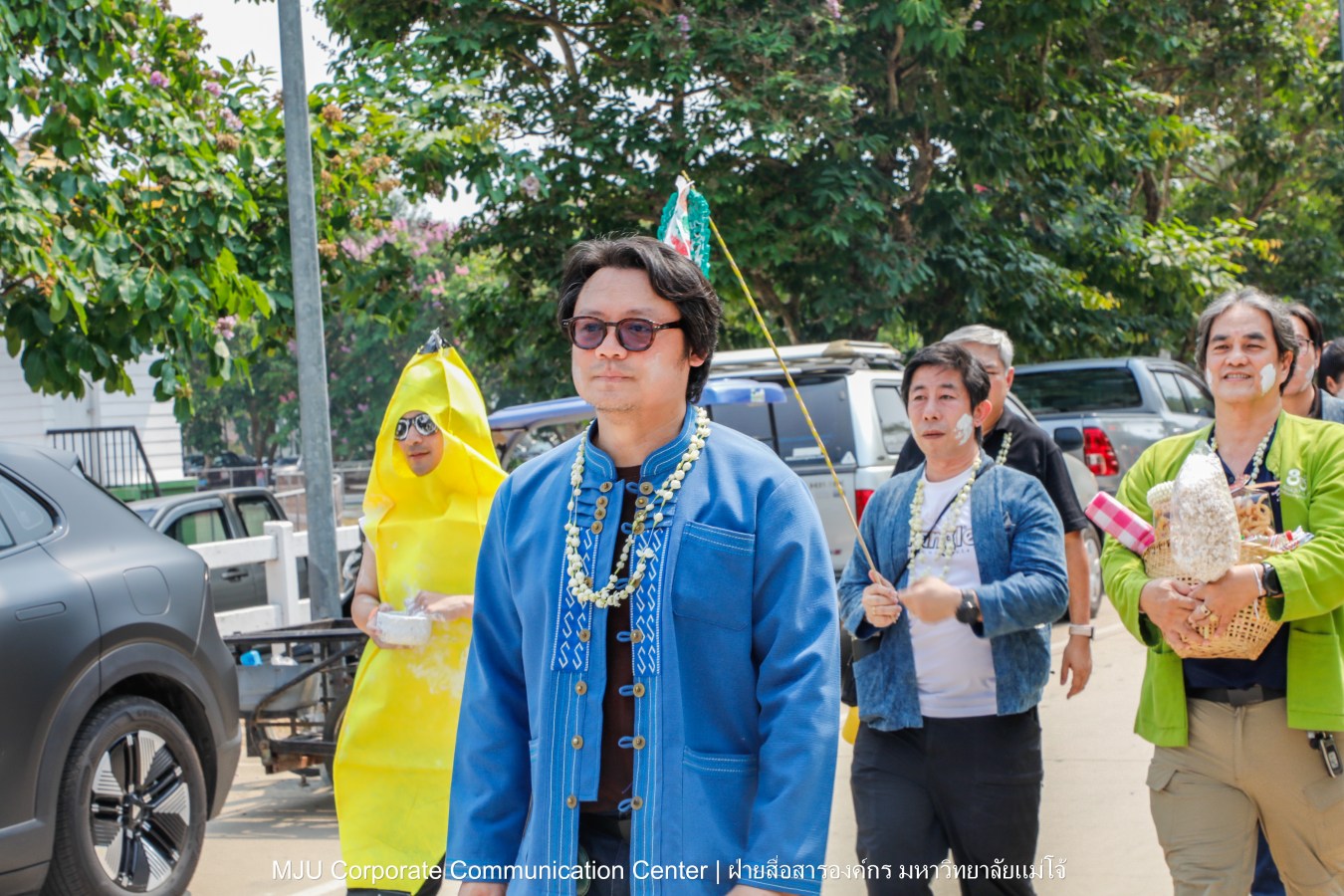 ชาวแม่โจ้ ร่วมพิธีดำหัวผู้อาวุโสและอธิการบดี ประจำปี 2569  สืบสานป๋าเวณี ปี๋ใหม่เมือง