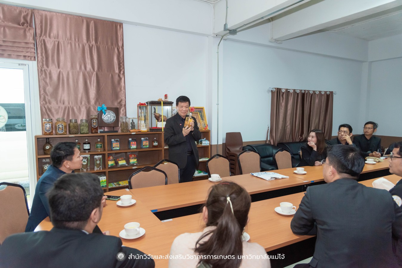 มหาวิทยาลัยแม่โจ้ ต้อนรับคณะผู้บริหารของสำนักงานเลขาธิการวุฒิสภา ในโครงการติดตามผลการนำผลงานวิจัยไปใช้ประโยชน์ในกระบวนการนิติบัญญัติ