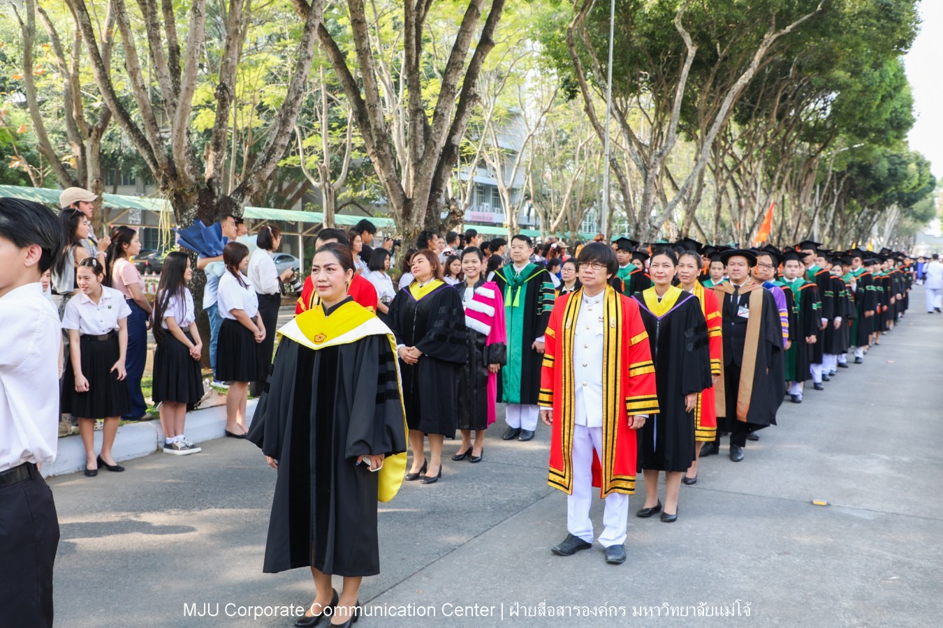 บรรยากาศ พิธีพระราชทานปริญญาบัตร มหาวิทยาลัยแม่โจ้ ประจำปีการศึกษา2567-2568 ครั้งที่ 48  ในวันที่ 19 กุมภาพันธ์ พ.ศ.2569 ณ ศูนย์กีฬาเฉลิมพระเกียรติ มหาวิทยาลัยแม่โจ้