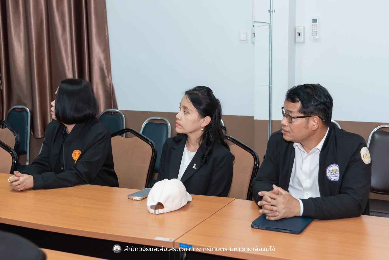 มหาวิทยาลัยแม่โจ้ ต้อนรับคณะผู้บริหารของสำนักงานเลขาธิการวุฒิสภา ในโครงการติดตามผลการนำผลงานวิจัยไปใช้ประโยชน์ในกระบวนการนิติบัญญัติ