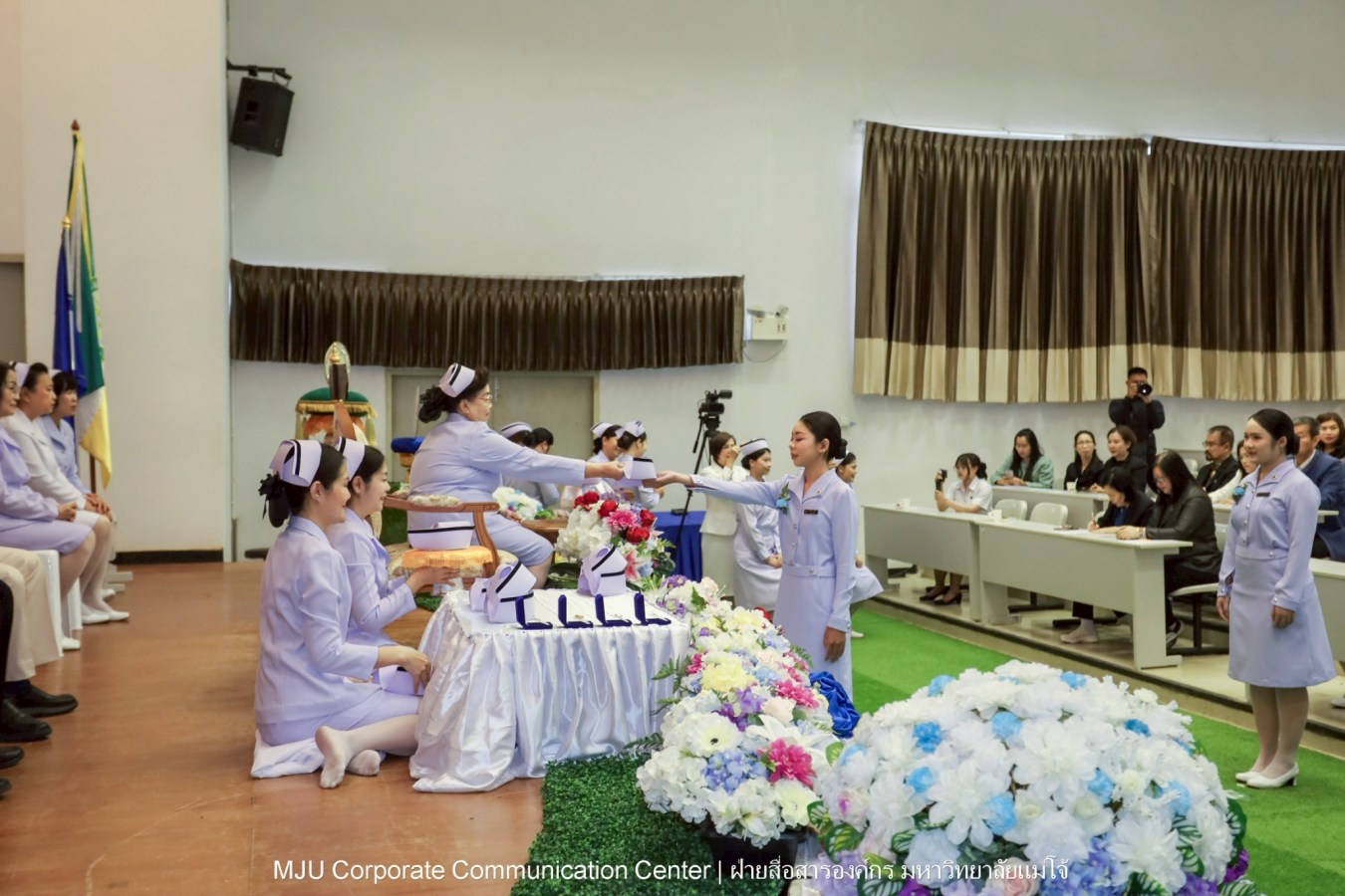 พยาบาลแม่โจ้ รุ่น 1 ประดับแถบหมวก-รับเข็มวิทยฐานะ พร้อมก้าวสู่พยาบาลวิชาชีพอย่างเป็นทางการ