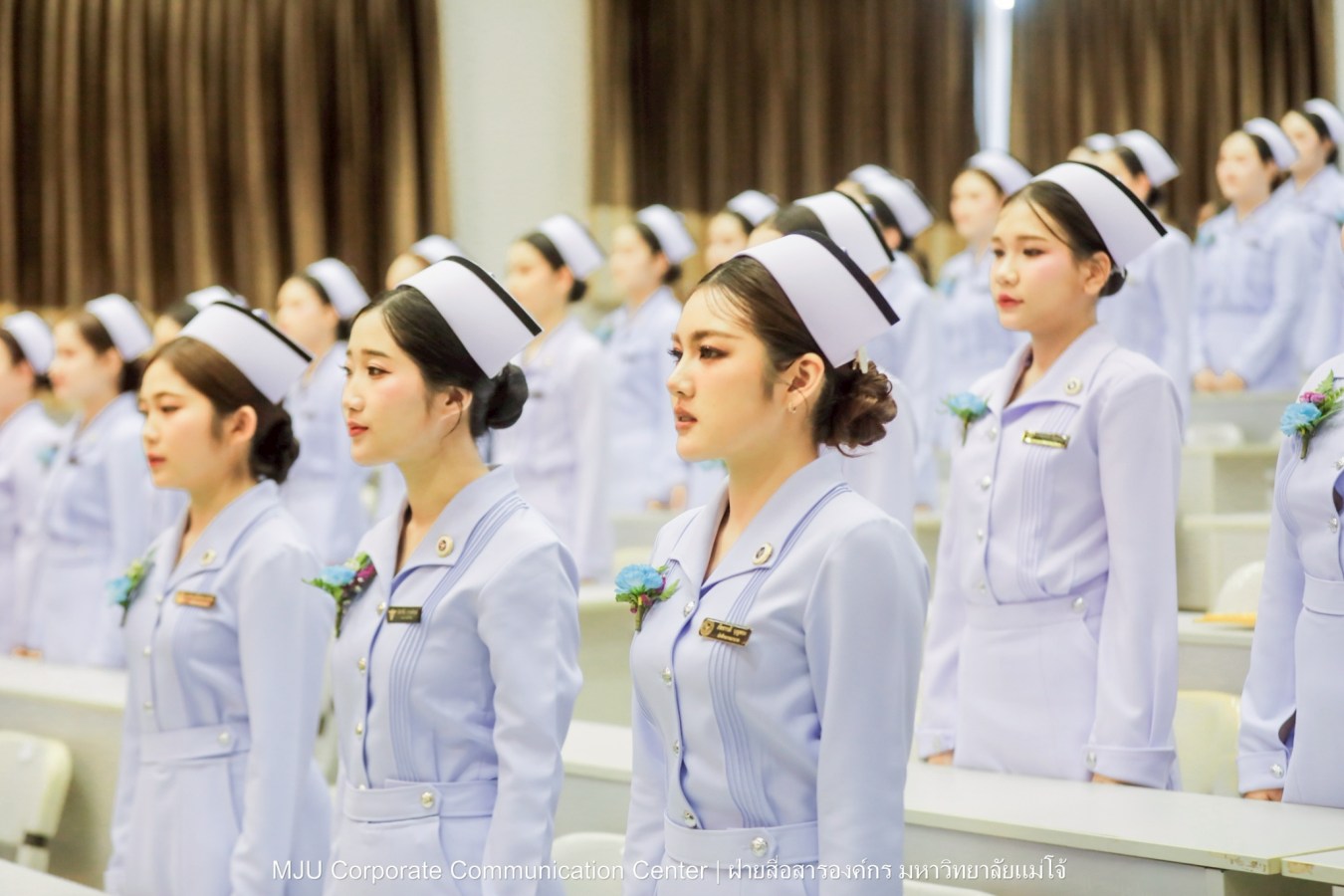 พยาบาลแม่โจ้ รุ่น 1 ประดับแถบหมวก-รับเข็มวิทยฐานะ พร้อมก้าวสู่พยาบาลวิชาชีพอย่างเป็นทางการ