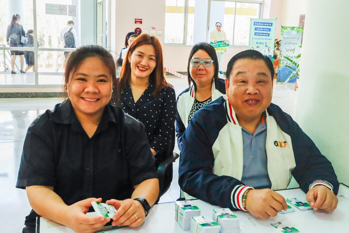 Congratulations    บรรยากาศ      บัณฑิตแม่โจ้ รายงานตัวเตรียมเข้าพิธีพระราชทานปริญญาบัตร ครั้งที่ 48