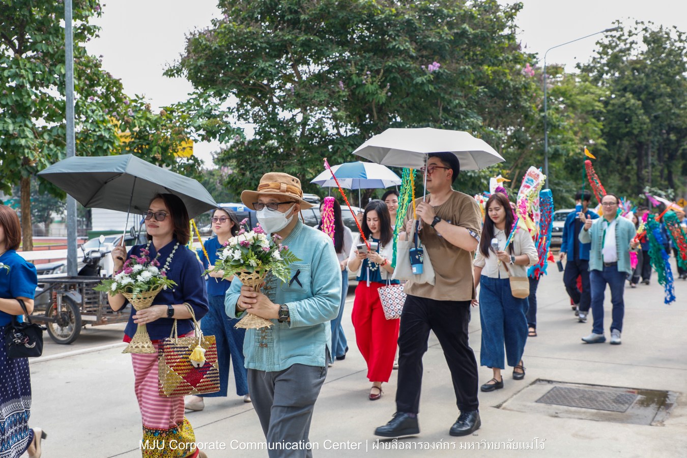 ชาวแม่โจ้ ร่วมพิธีดำหัวผู้อาวุโสและอธิการบดี ประจำปี 2569  สืบสานป๋าเวณี ปี๋ใหม่เมือง