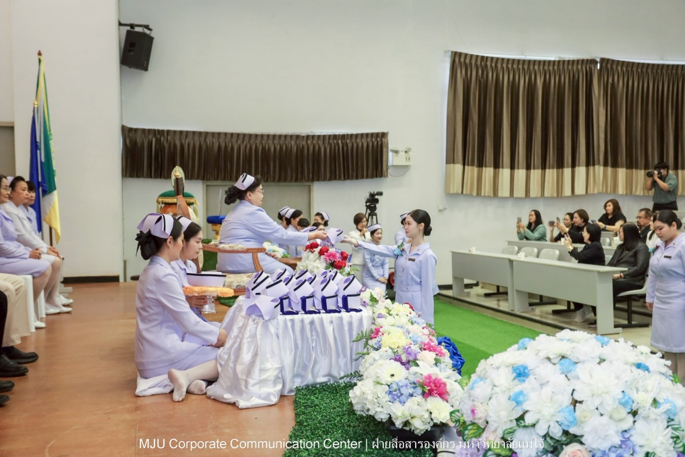 พยาบาลแม่โจ้ รุ่น 1 ประดับแถบหมวก-รับเข็มวิทยฐานะ พร้อมก้าวสู่พยาบาลวิชาชีพอย่างเป็นทางการ