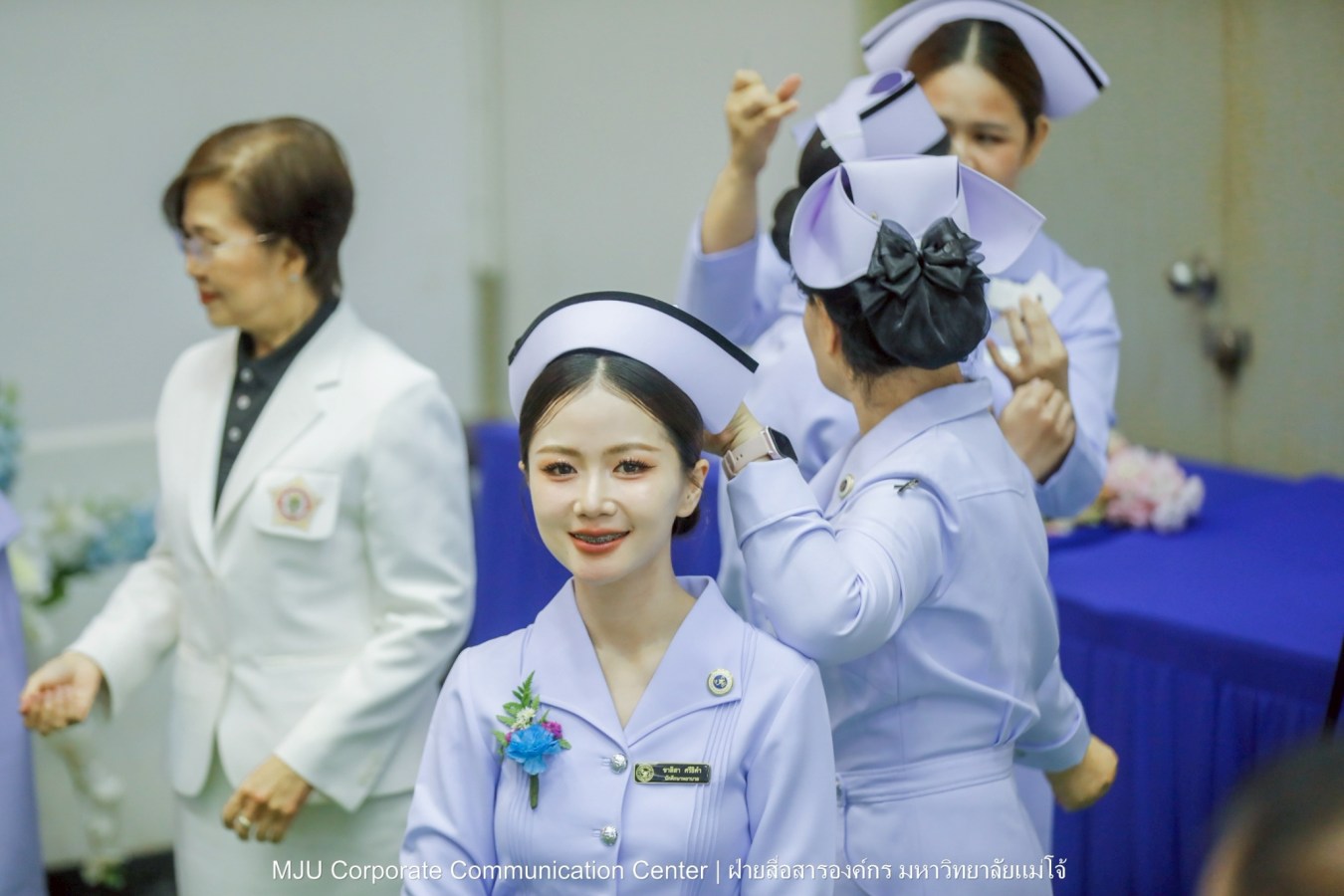 พยาบาลแม่โจ้ รุ่น 1 ประดับแถบหมวก-รับเข็มวิทยฐานะ พร้อมก้าวสู่พยาบาลวิชาชีพอย่างเป็นทางการ