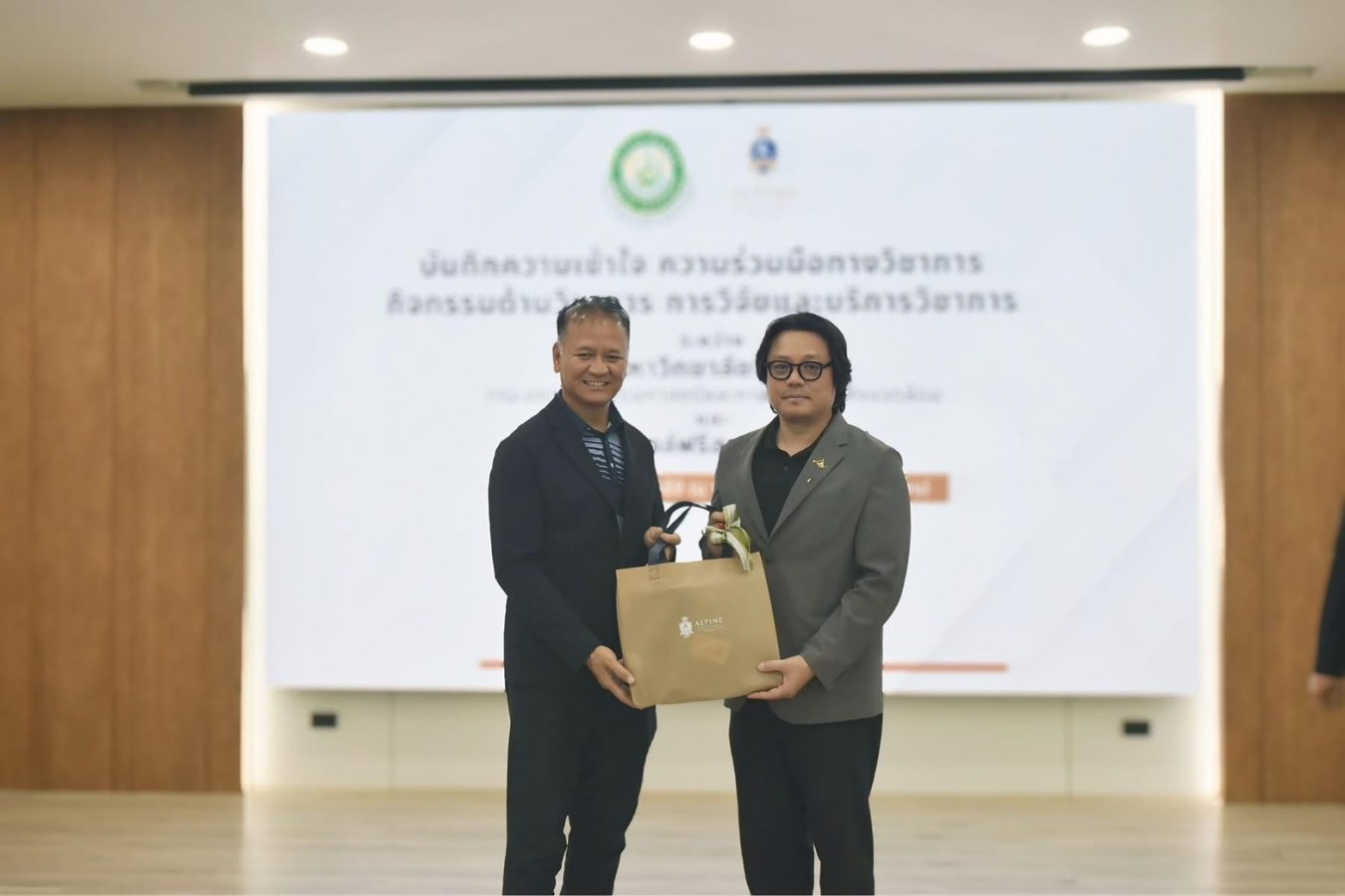 คณะสถาปัตย์ ม.แม่โจ้ จับมือ เชียงใหม่กอล์ฟแอนด์คันทรีคลับ พัฒนาการศึกษา–วิจัย–บริการวิชาการ สู่พื้นที่เรียนรู้จริง