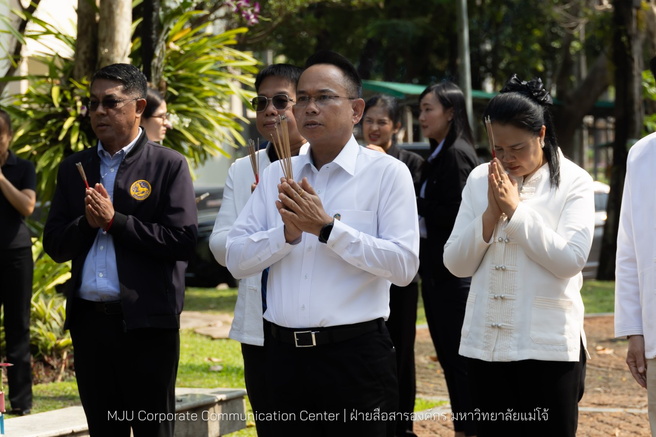 รองปลัดกระทรวงมหาดไทย สักการะสิ่งศักดิ์ ม.แม่โจ้