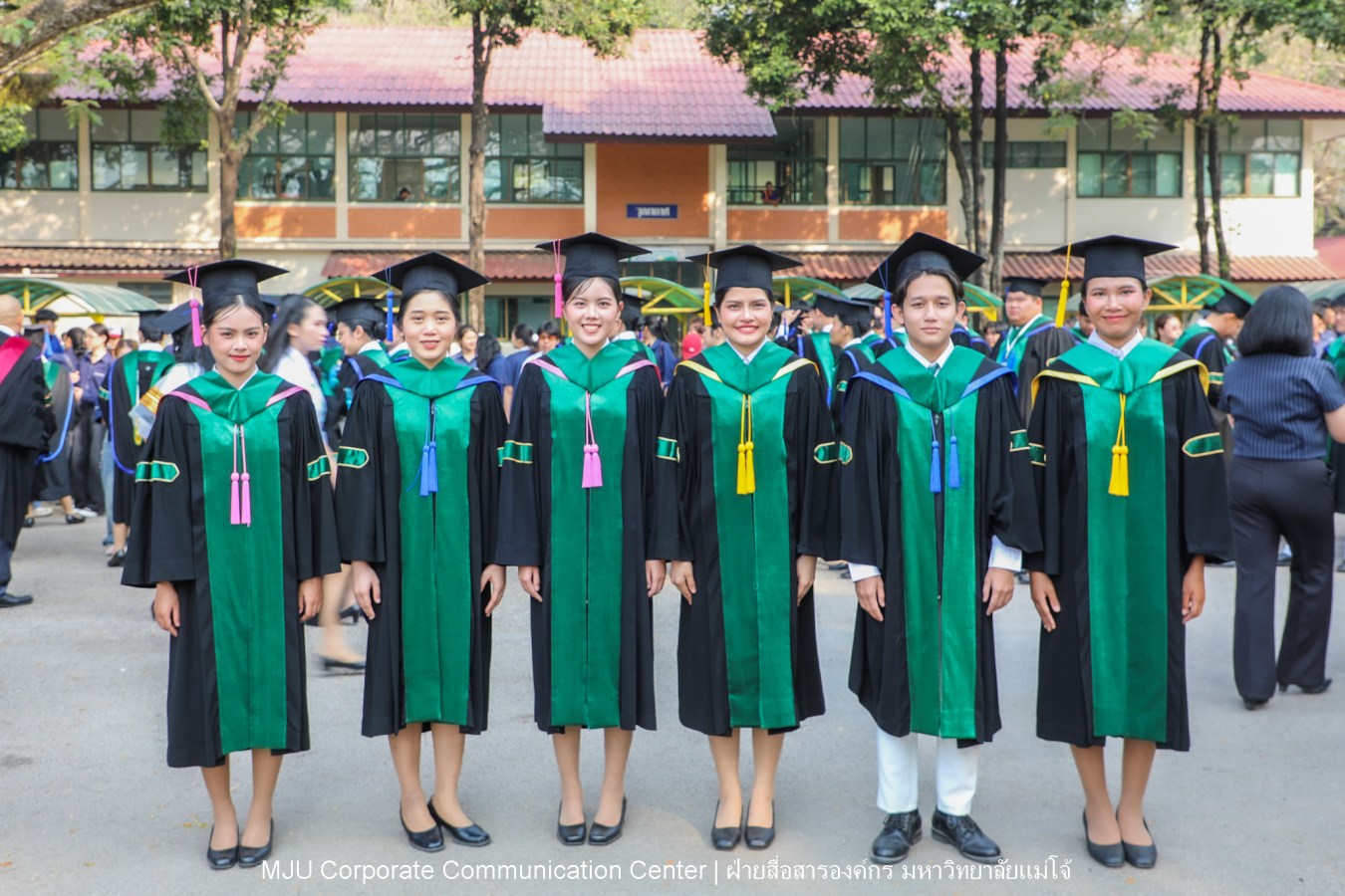 บรรยากาศ พิธีพระราชทานปริญญาบัตร มหาวิทยาลัยแม่โจ้ ประจำปีการศึกษา2567-2568 ครั้งที่ 48  ในวันที่ 19 กุมภาพันธ์ พ.ศ.2569 ณ ศูนย์กีฬาเฉลิมพระเกียรติ มหาวิทยาลัยแม่โจ้