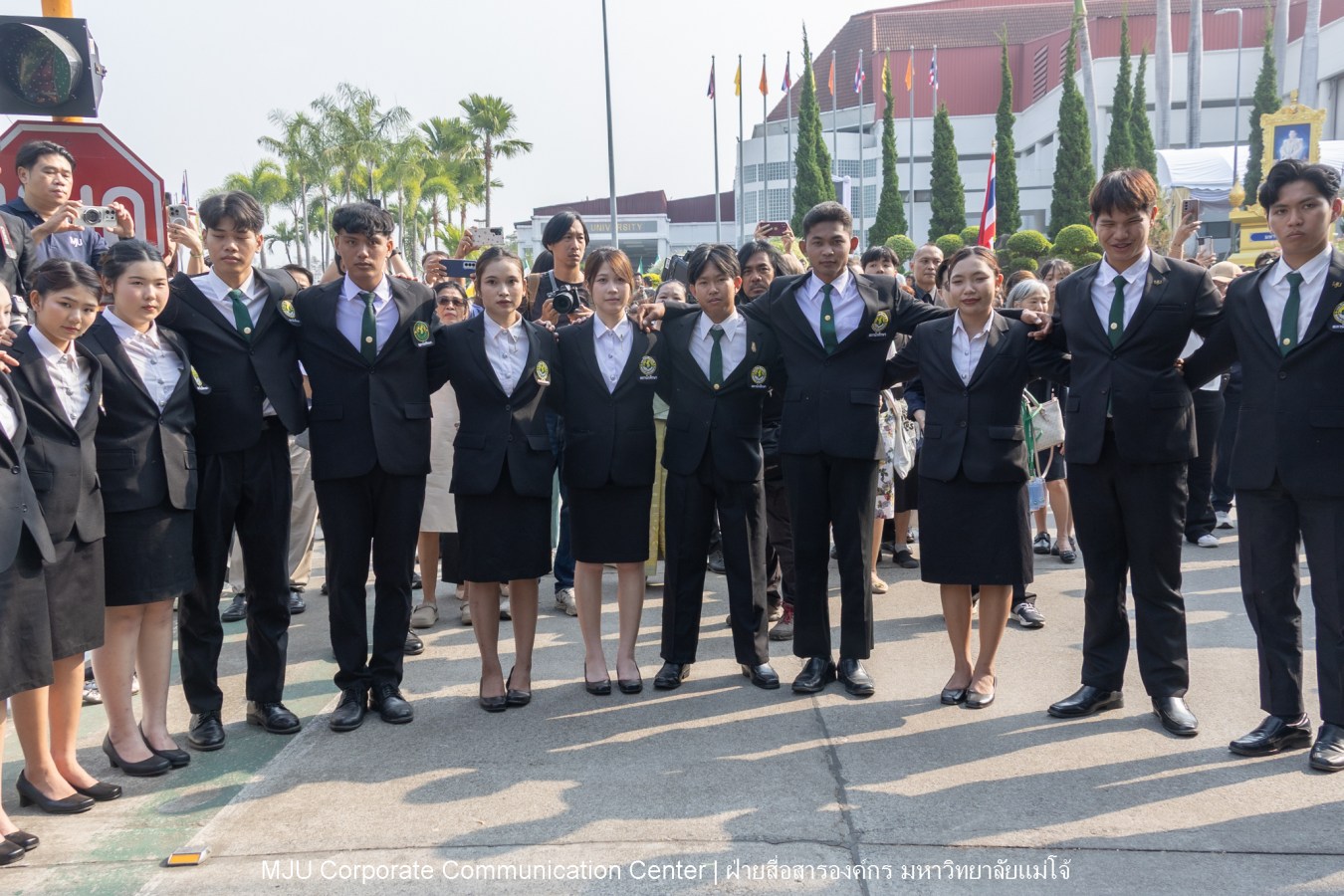 บรรยากาศ พิธีพระราชทานปริญญาบัตร มหาวิทยาลัยแม่โจ้ ประจำปีการศึกษา2567-2568 ครั้งที่ 48  ในวันที่ 19 กุมภาพันธ์ พ.ศ.2569 ณ ศูนย์กีฬาเฉลิมพระเกียรติ มหาวิทยาลัยแม่โจ้