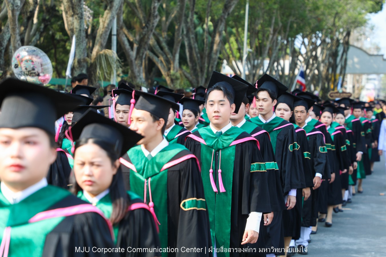 บรรยากาศ พิธีพระราชทานปริญญาบัตร มหาวิทยาลัยแม่โจ้ ประจำปีการศึกษา2567-2568 ครั้งที่ 48  ในวันที่ 19 กุมภาพันธ์ พ.ศ.2569 ณ ศูนย์กีฬาเฉลิมพระเกียรติ มหาวิทยาลัยแม่โจ้