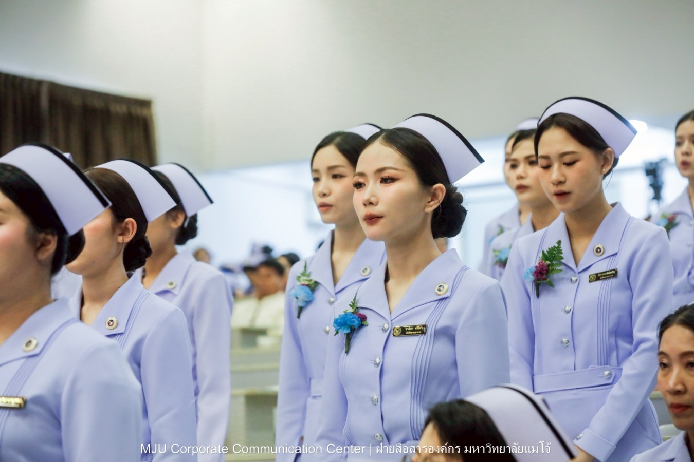 พยาบาลแม่โจ้ รุ่น 1 ประดับแถบหมวก-รับเข็มวิทยฐานะ พร้อมก้าวสู่พยาบาลวิชาชีพอย่างเป็นทางการ