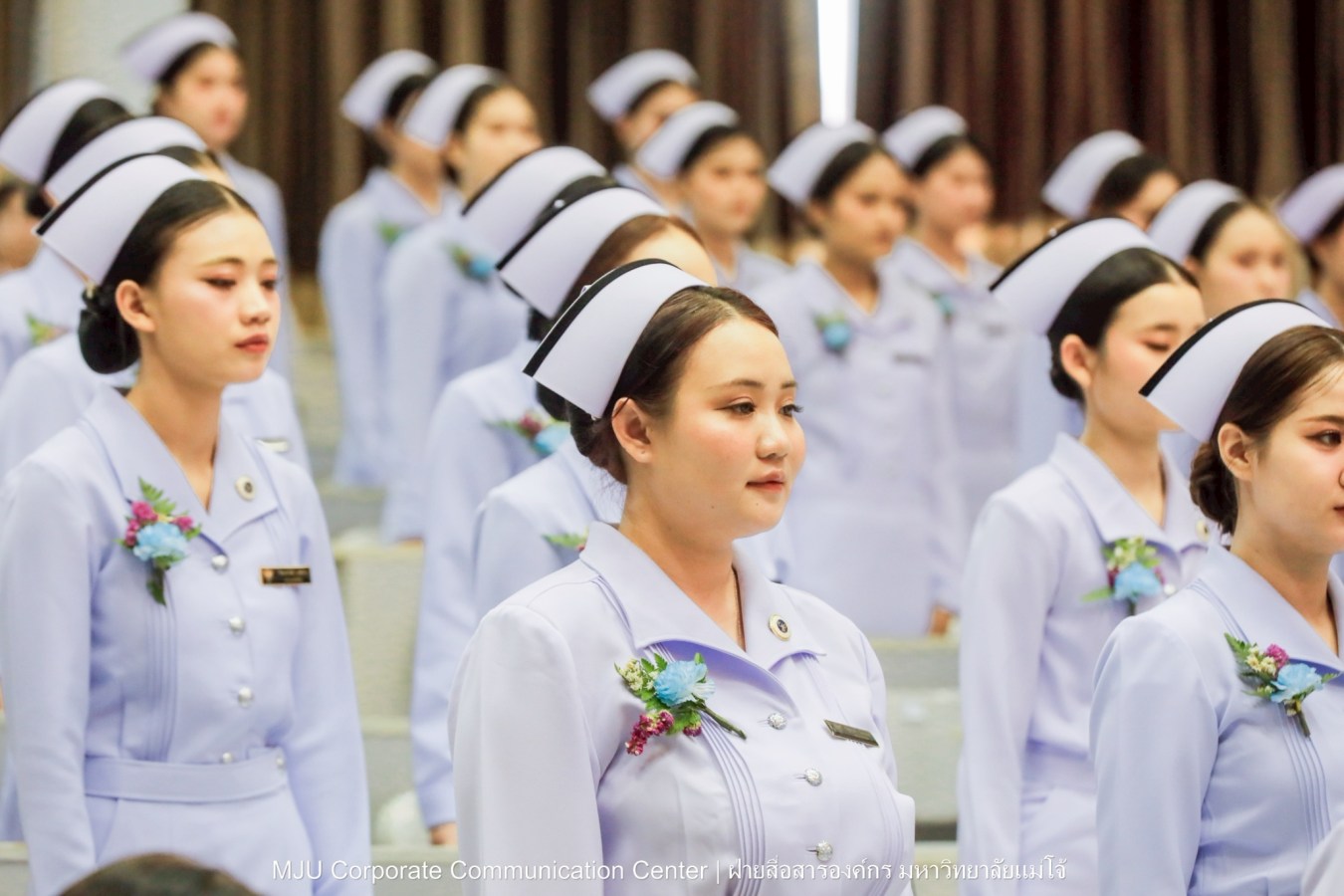 พยาบาลแม่โจ้ รุ่น 1 ประดับแถบหมวก-รับเข็มวิทยฐานะ พร้อมก้าวสู่พยาบาลวิชาชีพอย่างเป็นทางการ