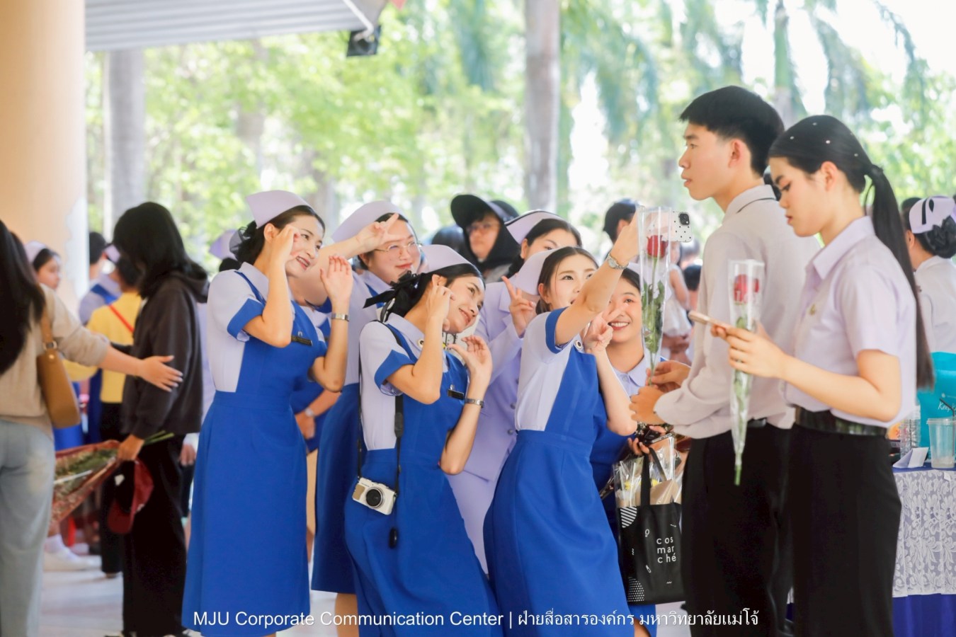 พยาบาลแม่โจ้ รุ่น 1 ประดับแถบหมวก-รับเข็มวิทยฐานะ พร้อมก้าวสู่พยาบาลวิชาชีพอย่างเป็นทางการ