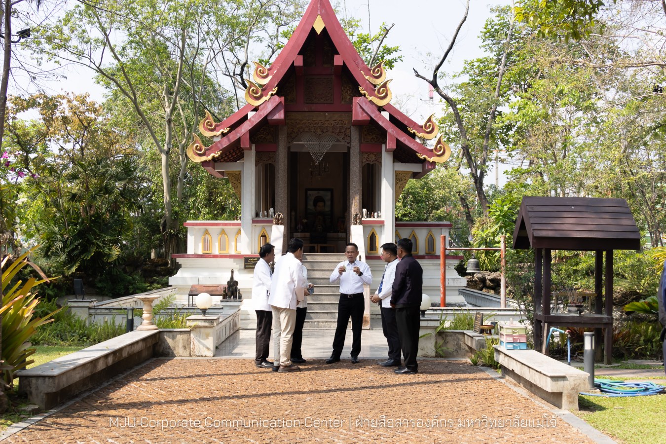 รองปลัดกระทรวงมหาดไทย สักการะสิ่งศักดิ์ ม.แม่โจ้