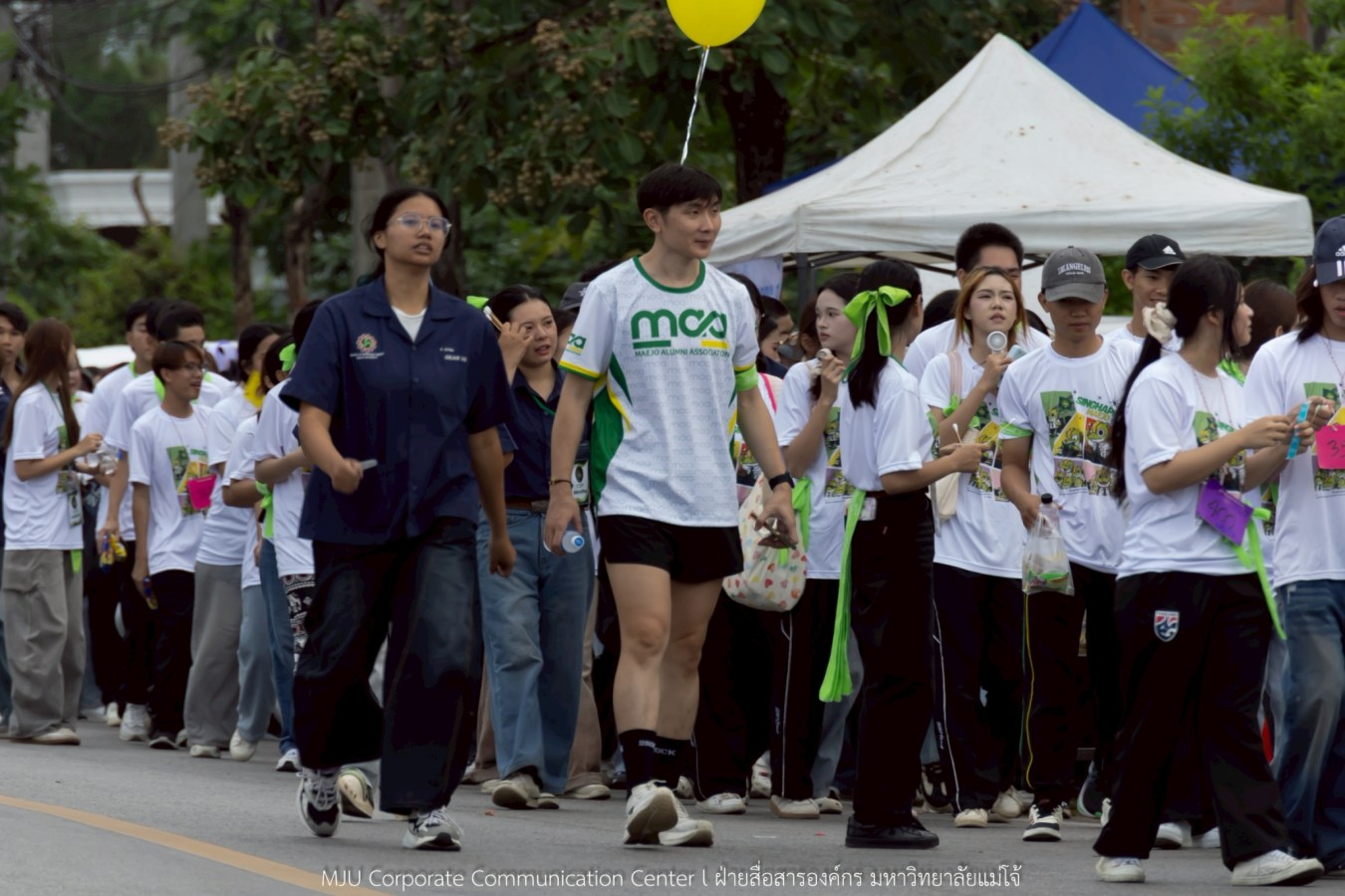 10 กิโลแห่งรอยยิ้ม ประเพณี เดินวิ่ง แม่โจ้ – สันทราย  ชาวสันทราย รุ่นพี่ ศิษย์เก่า  ร่วมต้อนรับอินทนิลช่อที่ 91 กว่า 6,200 คน อย่างอบอุ่น