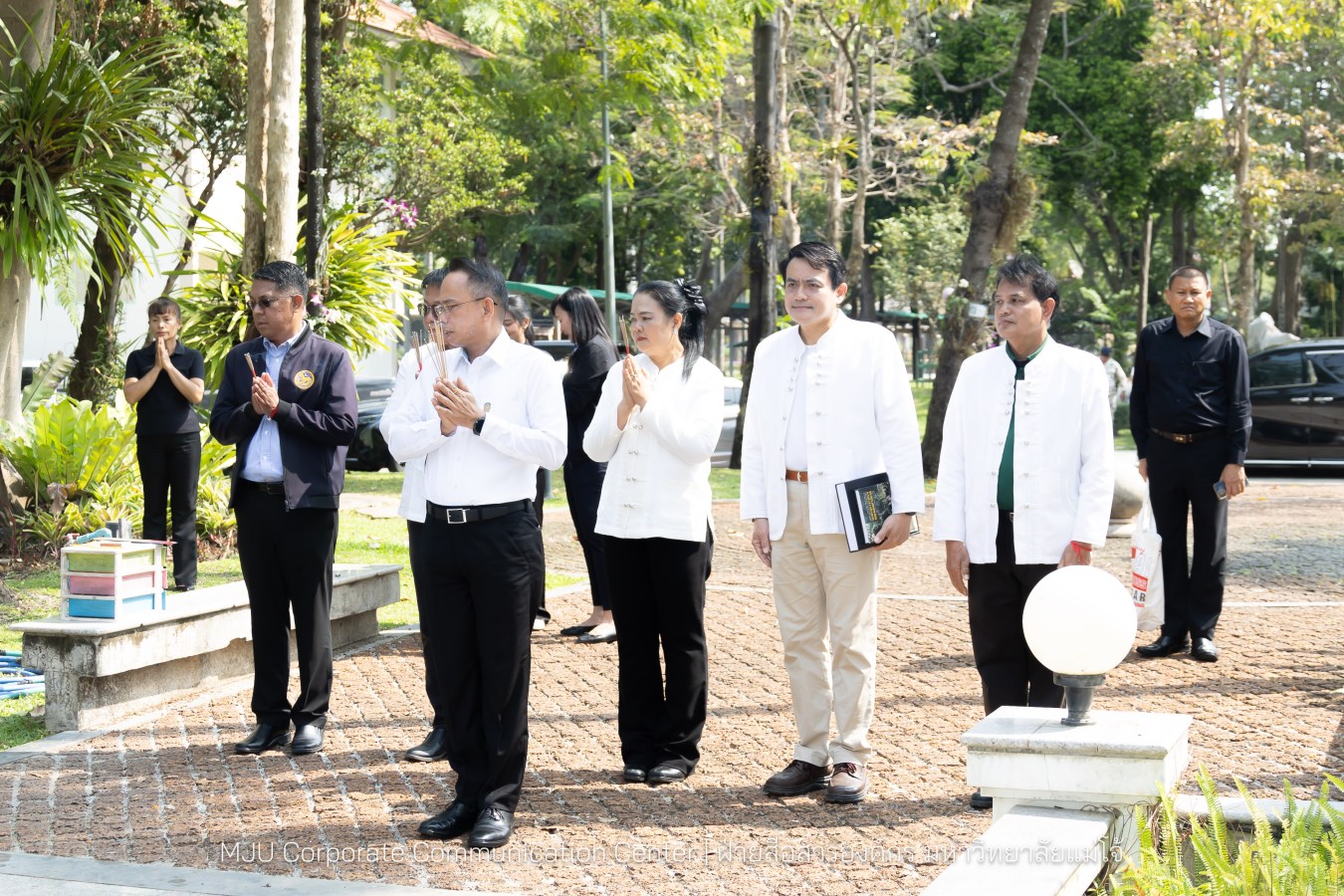 รองปลัดกระทรวงมหาดไทย สักการะสิ่งศักดิ์ ม.แม่โจ้