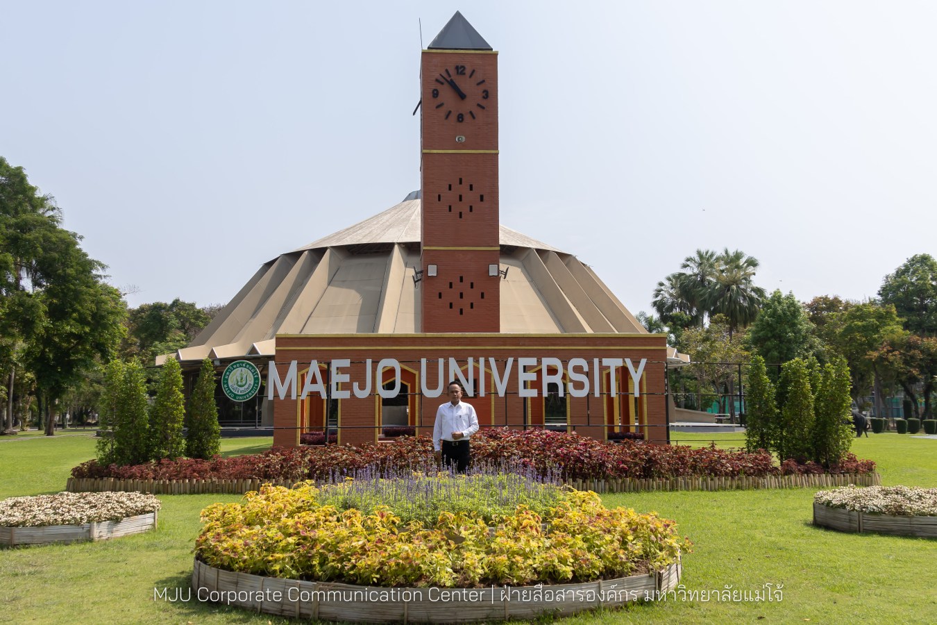 รองปลัดกระทรวงมหาดไทย สักการะสิ่งศักดิ์ ม.แม่โจ้