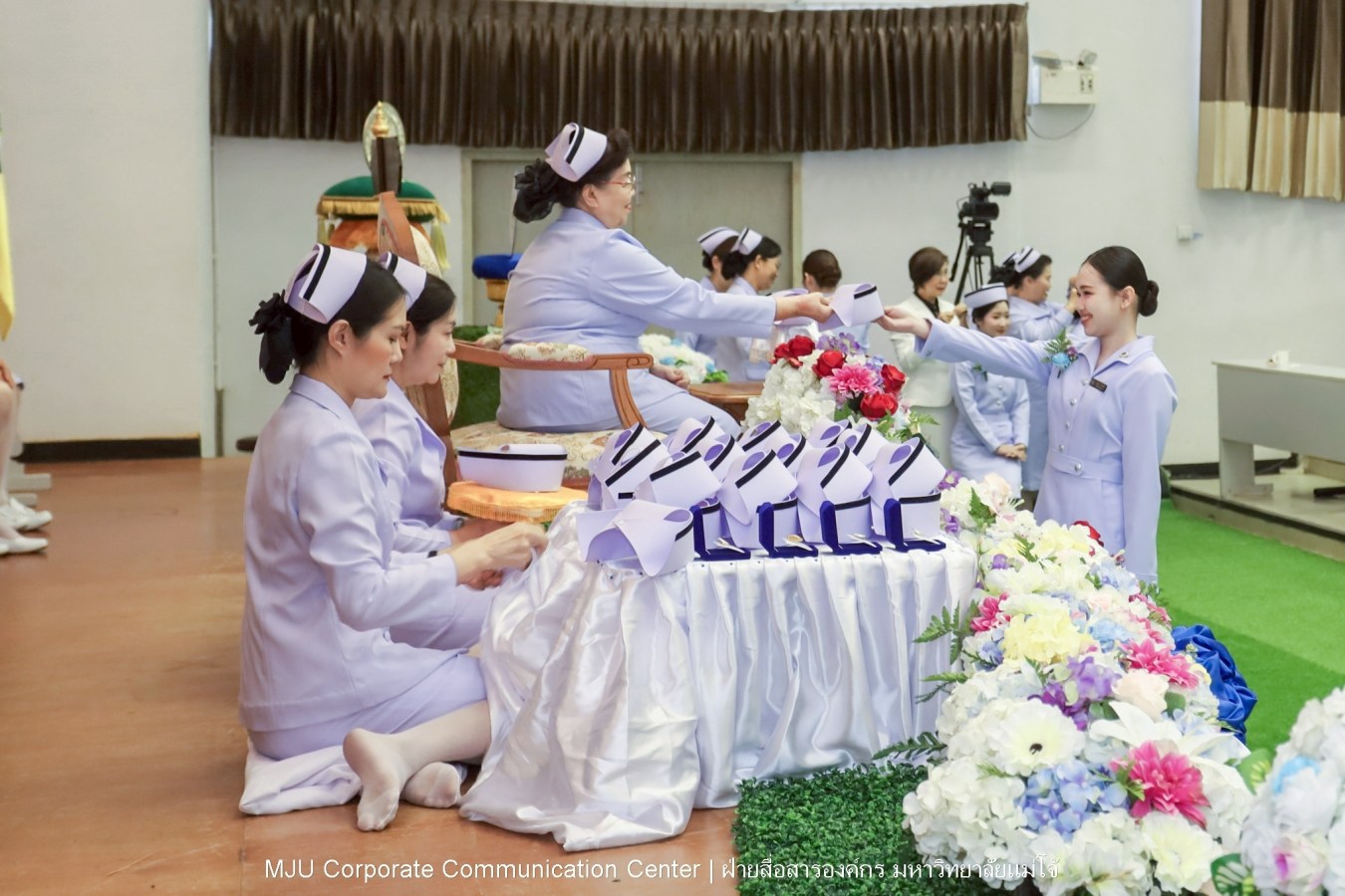พยาบาลแม่โจ้ รุ่น 1 ประดับแถบหมวก-รับเข็มวิทยฐานะ พร้อมก้าวสู่พยาบาลวิชาชีพอย่างเป็นทางการ