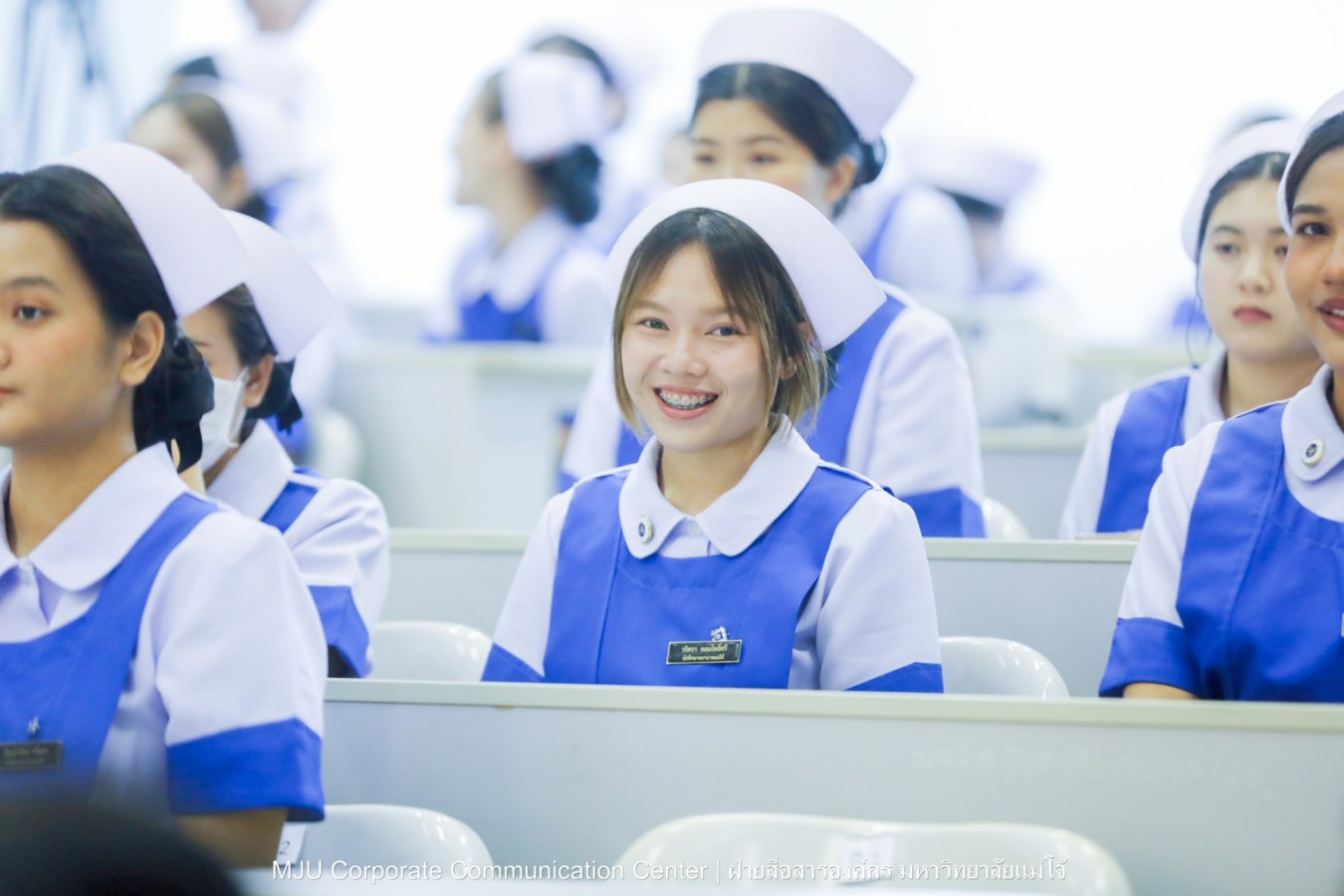 พยาบาลแม่โจ้ รุ่น 1 ประดับแถบหมวก-รับเข็มวิทยฐานะ พร้อมก้าวสู่พยาบาลวิชาชีพอย่างเป็นทางการ