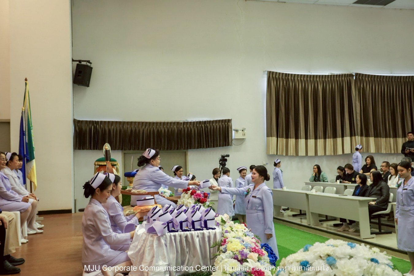 พยาบาลแม่โจ้ รุ่น 1 ประดับแถบหมวก-รับเข็มวิทยฐานะ พร้อมก้าวสู่พยาบาลวิชาชีพอย่างเป็นทางการ