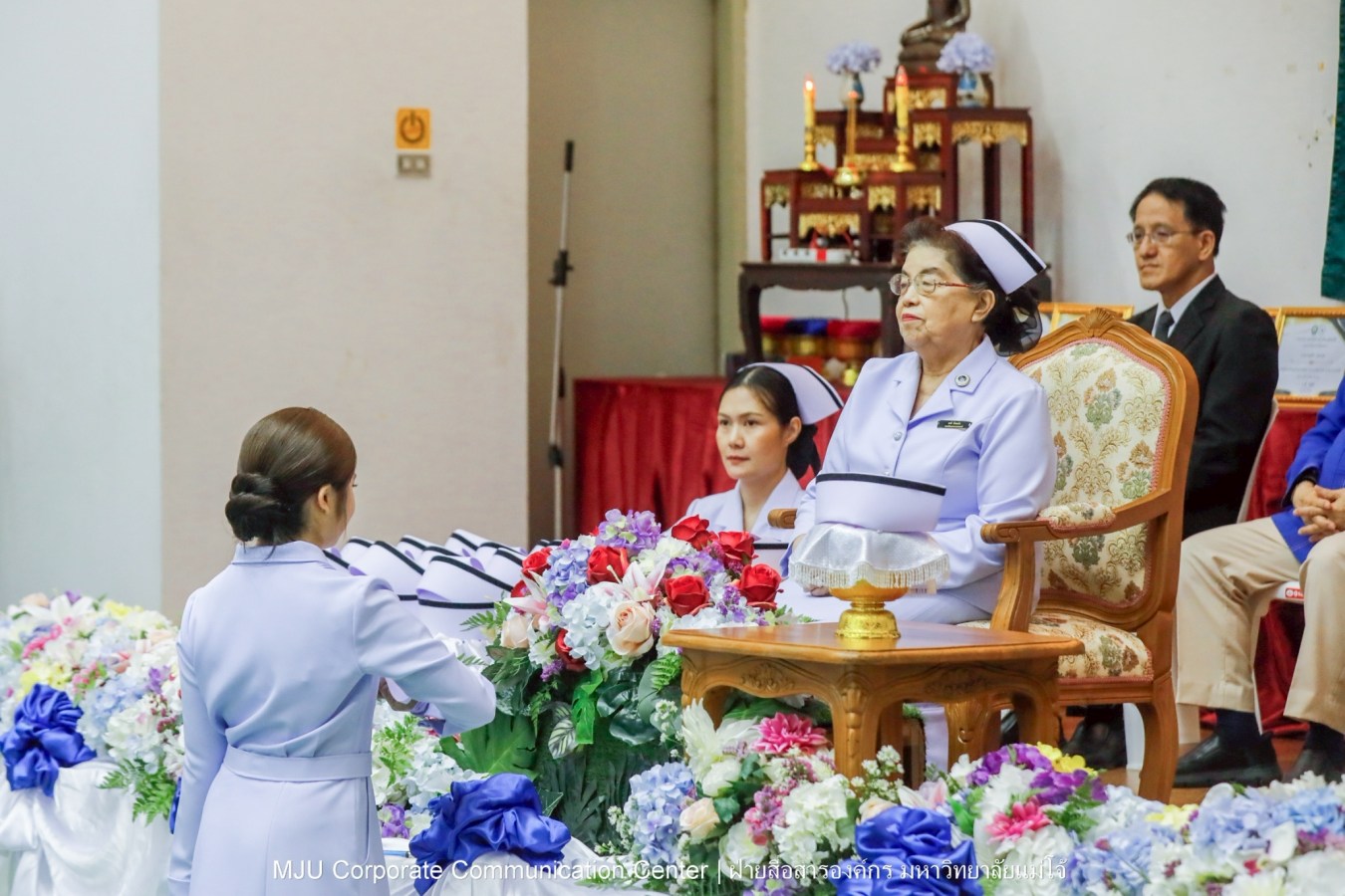 พยาบาลแม่โจ้ รุ่น 1 ประดับแถบหมวก-รับเข็มวิทยฐานะ พร้อมก้าวสู่พยาบาลวิชาชีพอย่างเป็นทางการ