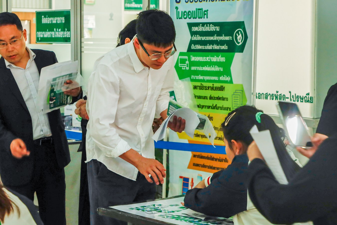 Congratulations    บรรยากาศ      บัณฑิตแม่โจ้ รายงานตัวเตรียมเข้าพิธีพระราชทานปริญญาบัตร ครั้งที่ 48