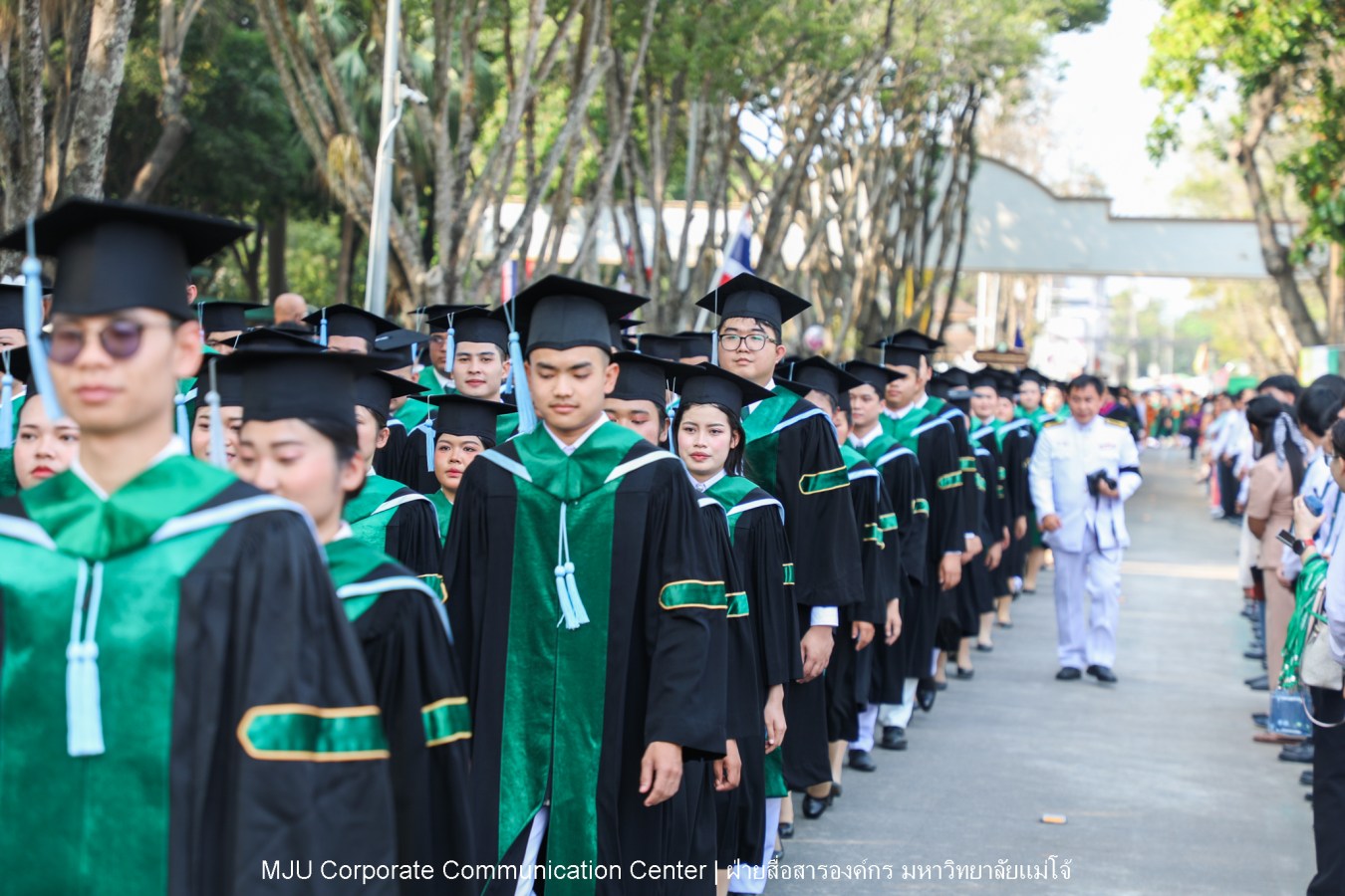 บรรยากาศ พิธีพระราชทานปริญญาบัตร มหาวิทยาลัยแม่โจ้ ประจำปีการศึกษา2567-2568 ครั้งที่ 48  ในวันที่ 19 กุมภาพันธ์ พ.ศ.2569 ณ ศูนย์กีฬาเฉลิมพระเกียรติ มหาวิทยาลัยแม่โจ้