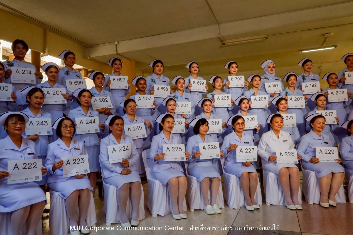 พยาบาลแม่โจ้ รุ่น 1 ประดับแถบหมวก-รับเข็มวิทยฐานะ พร้อมก้าวสู่พยาบาลวิชาชีพอย่างเป็นทางการ