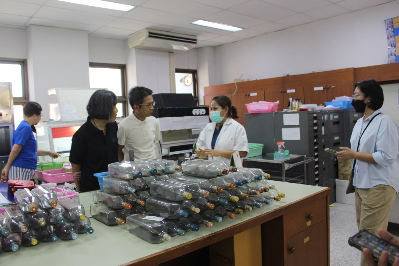 โครงการคืนชีวิตกล้วยไม้ไทยสู่ไพรพฤกษ์ฯ ม.แม่โจ้ ร่วมสนับสนุนโครงการรักษ์ป่าน่านตามพระราชดำริ  เตรียมทำหนังสือเฉลิมพระเกียรติสมเด็จพระนางเจ้าสิริกิติ์ พระบรมราชินีนาถ พระบรมราชชนนีพันปีหลวง