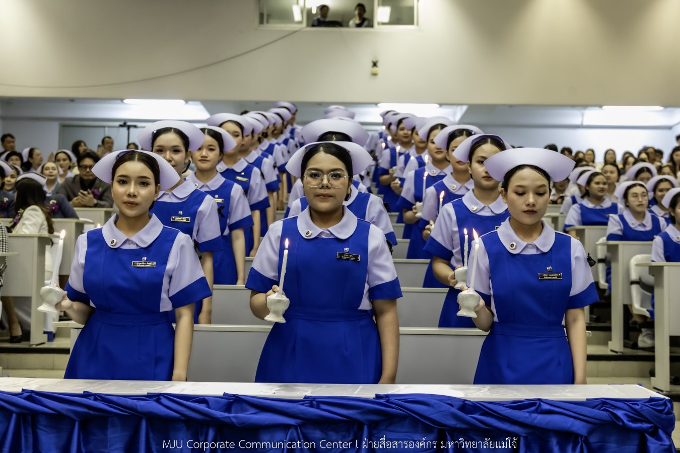 พยาบาลแม่โจ้ รุ่นที่ 3  รับหมวก เข็มเลื่อนชั้นปี และตะเกียงไนติงเกล เตรียมพร้อมออกฝึกปฏิบัติการจริงในสถานพยาบาล