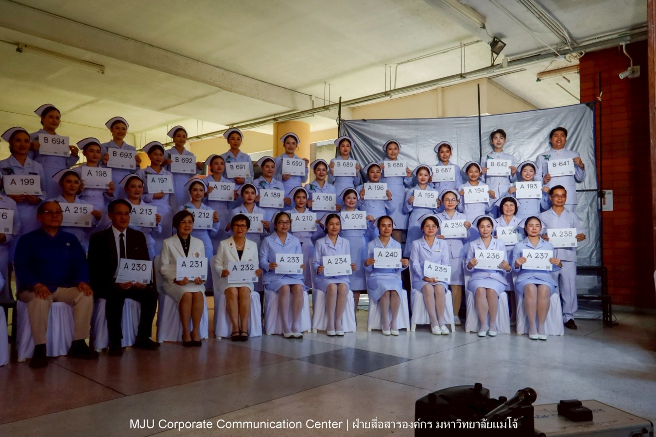 พยาบาลแม่โจ้ รุ่น 1 ประดับแถบหมวก-รับเข็มวิทยฐานะ พร้อมก้าวสู่พยาบาลวิชาชีพอย่างเป็นทางการ